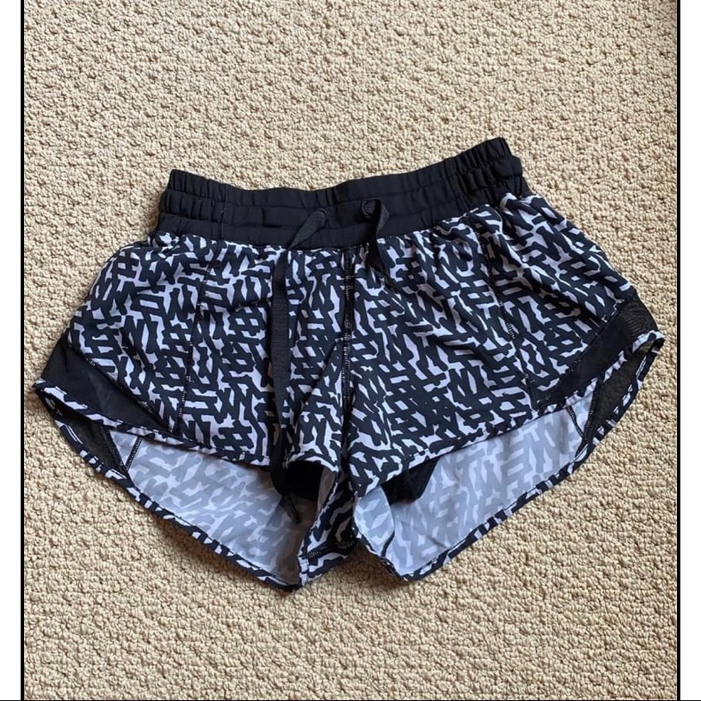 Lululemon Hotty Hot shorts